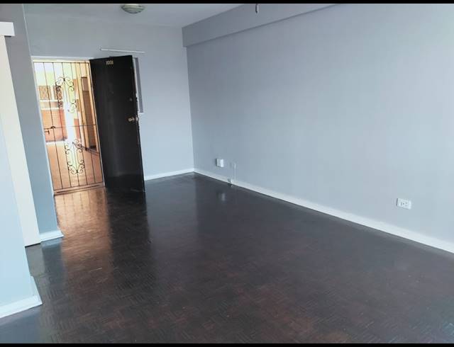 1.5 BEDROOM APARTMENT TO LET IN NORTH BEACH